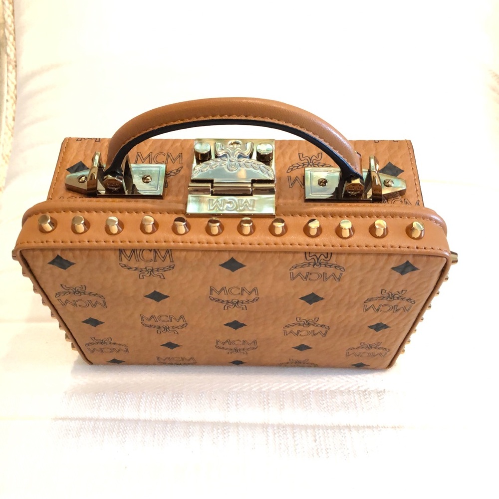 🎉2X HP🎉PRICE⬇️MCM Visetos Studded Berlin Box Bag - Picture 5 of 16